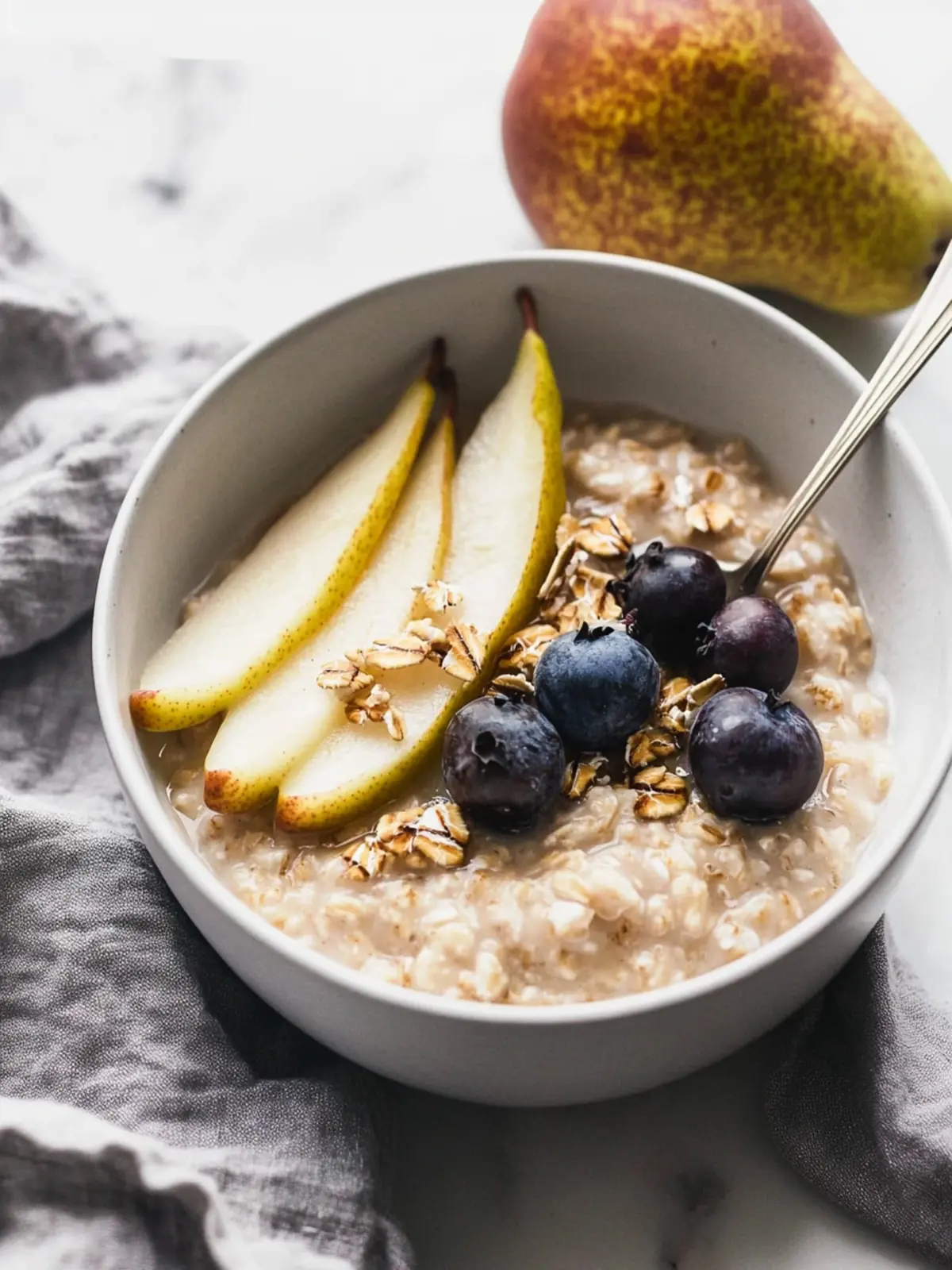Cardamom Pear Oatmeal