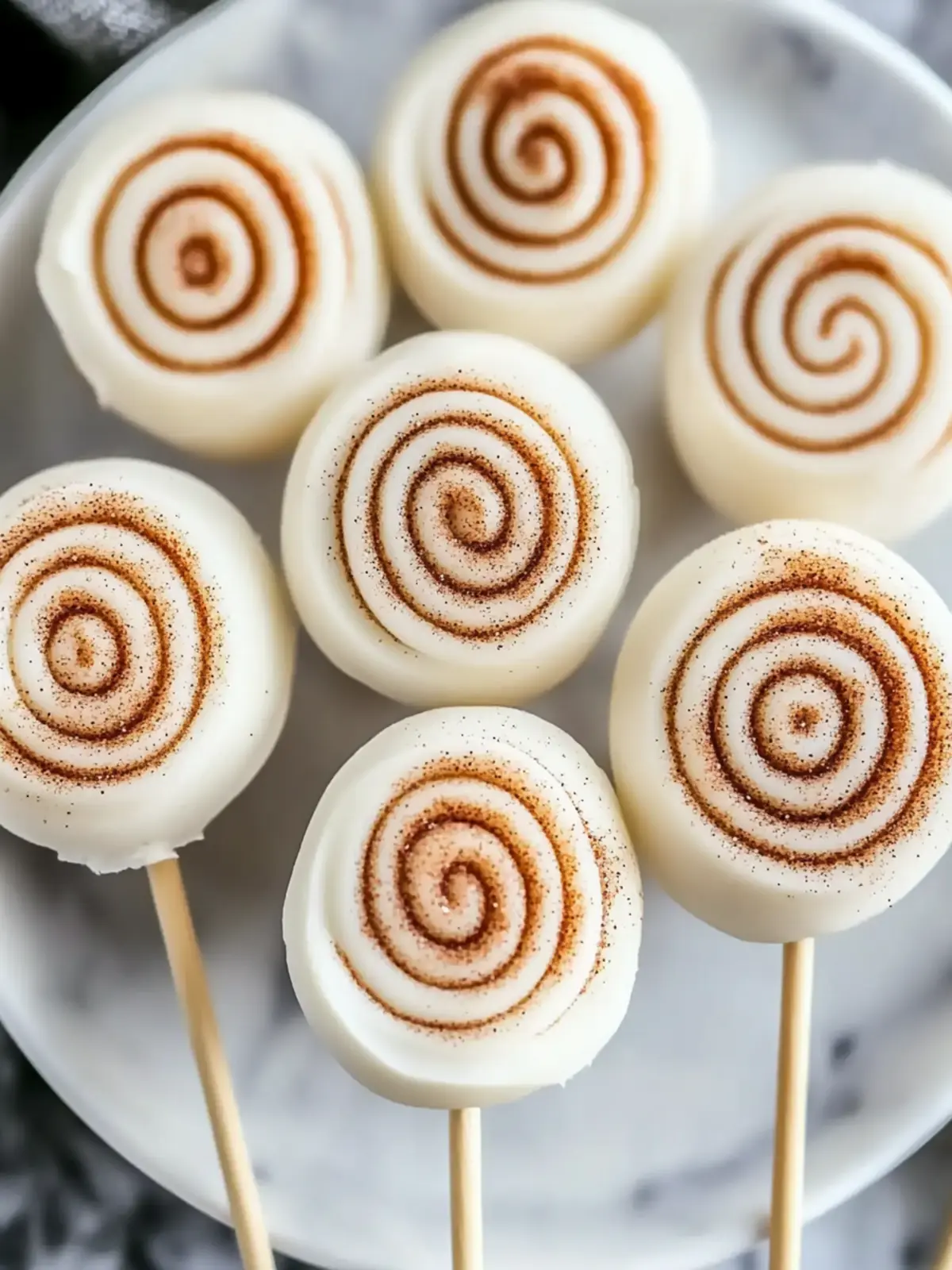 Delicious Cinnamon Roll Cake Pops for Your Sweet Cravings Cinnamon Roll Cake Pops