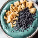 Cookie Monster Blue Spirulina Smoothie Bowl